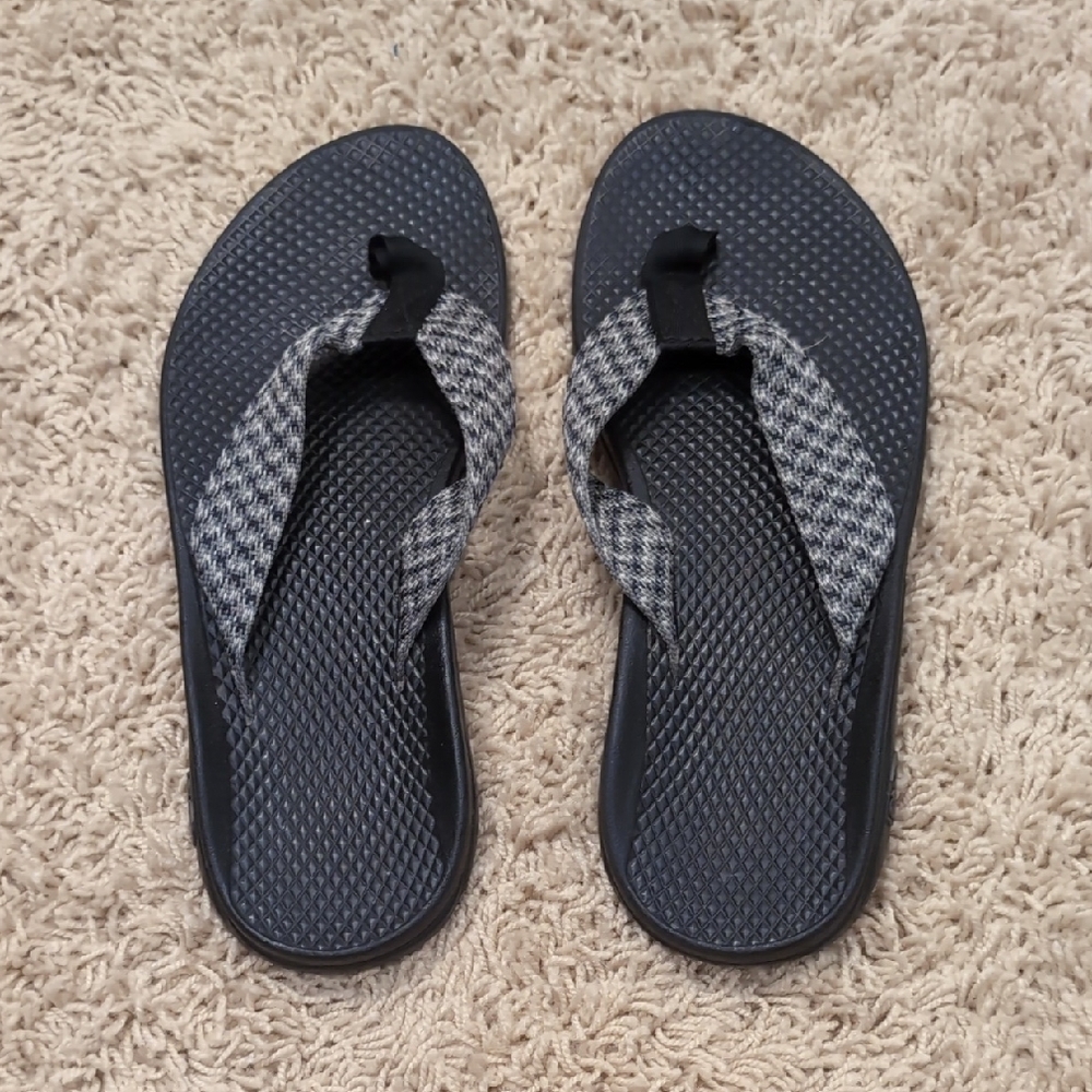 Chaco Black and Gray Flip Flops